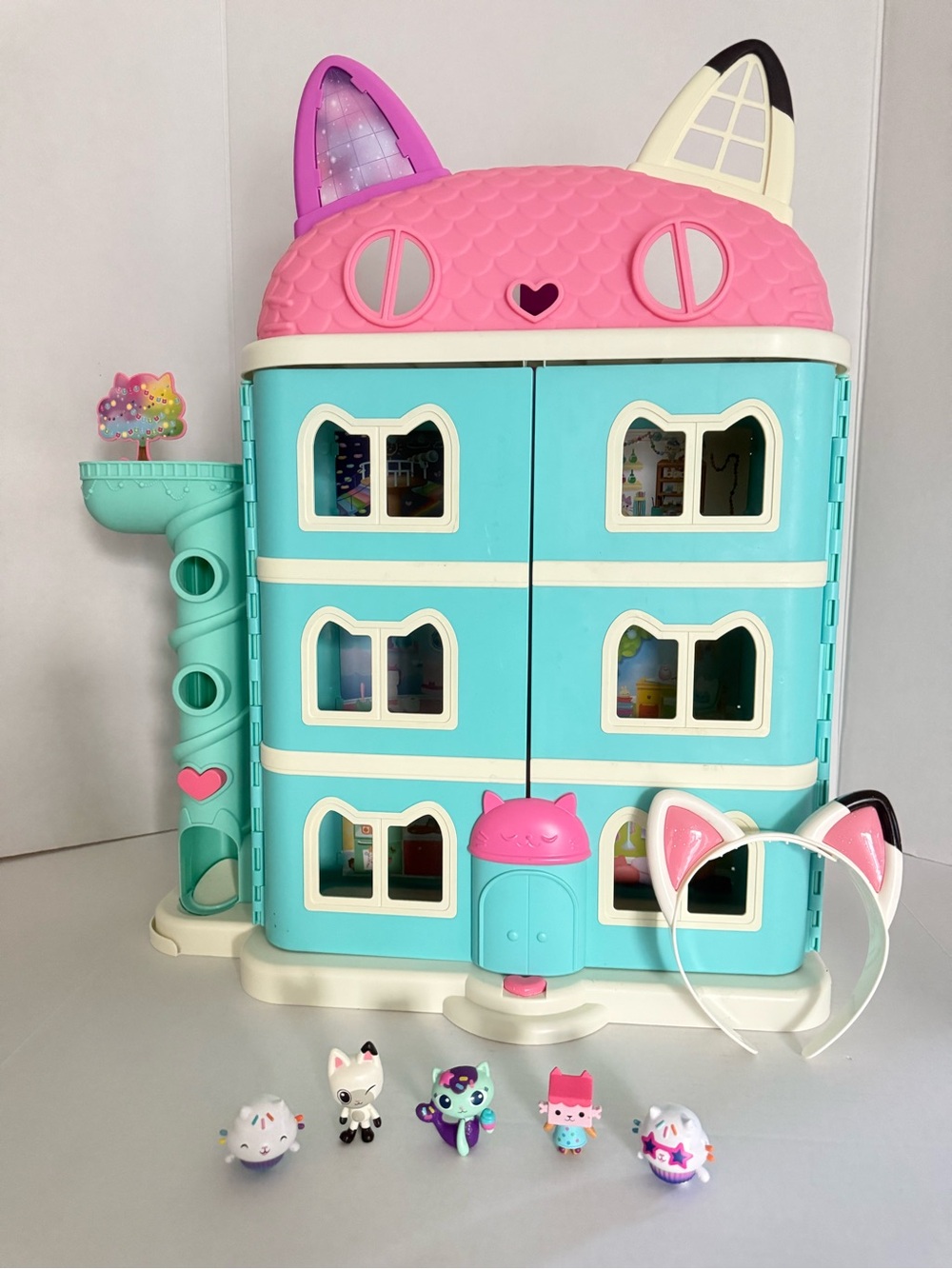 Gabby’s Dollhouse Purrfect Sounds Musical House Figures Furniture